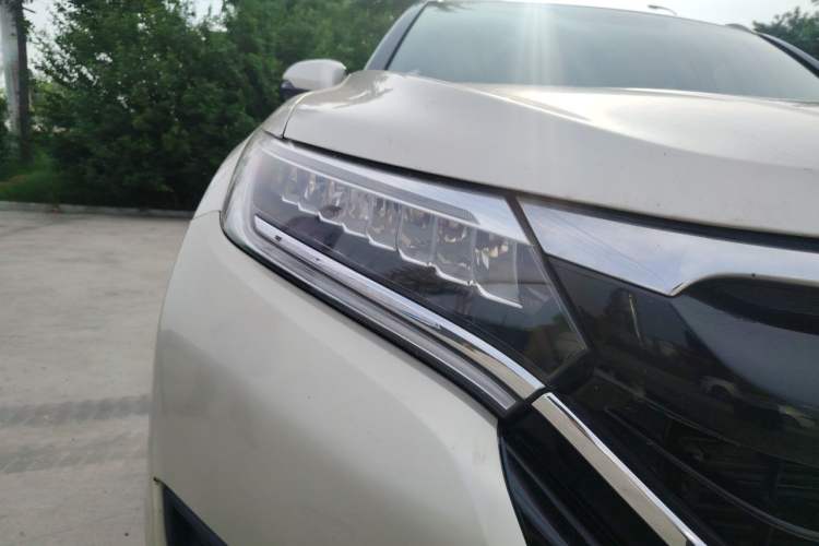 Used Honda UR-V 2017 370TURBO 2WD Prestige Edition China V Right Front Headlight