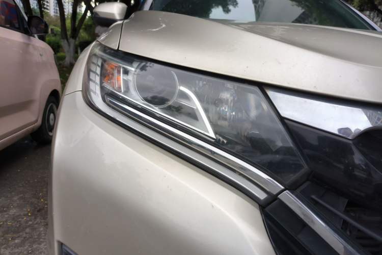 Used Honda UR-V 2017 240TURBO Two-Wheel Drive Classic Edition China V Right Front Headlight
