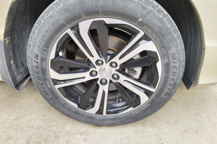 Used Honda UR-V 2017 370TURBO Four-Wheel Drive Prestige Edition China V Right Front Wheel Hub