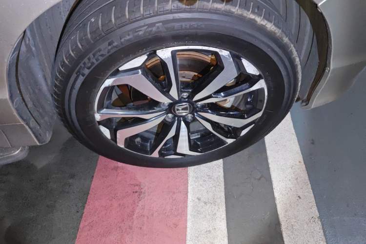 Used Honda UR-V 2017 240TURBO Two-Wheel Drive Luxury Edition China V Right Front Wheel Hub