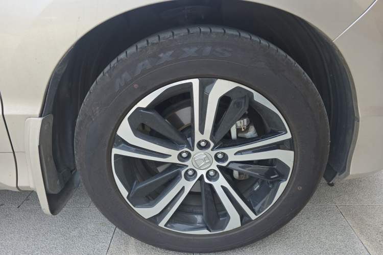 Used Honda UR-V 2017 370TURBO 2WD Prestige Edition China V Right Front Wheel Hub