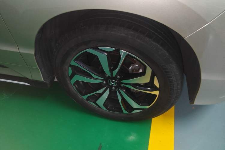 Used Honda UR-V 2017 240TURBO Two-Wheel Drive Classic Edition China V Right Front Wheel Hub