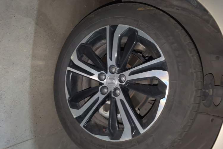 Used Honda UR-V 2017 370TURBO Four-Wheel Drive Prestige Edition China V Right Front Wheel Hub