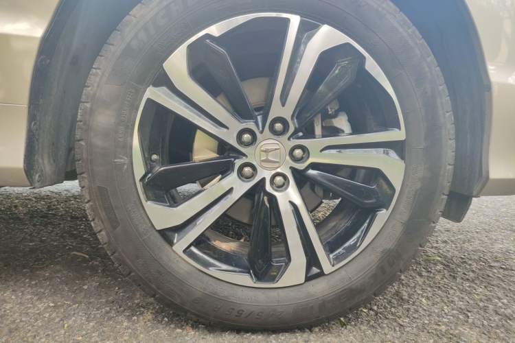 Used Honda UR-V 2017 370TURBO Four-Wheel Drive Prestige Edition China V Right Front Wheel Hub