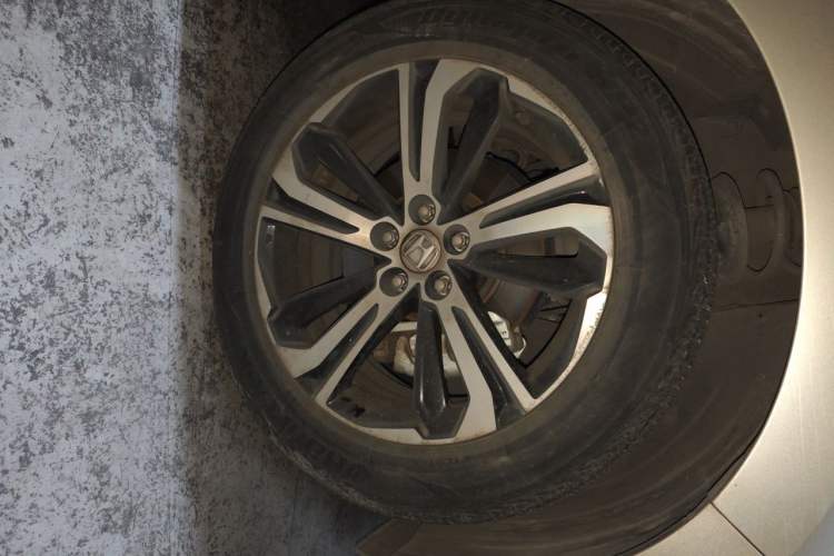 Used Honda UR-V 2017 370TURBO Four-Wheel Drive Prestige Edition China V Right Front Wheel Hub