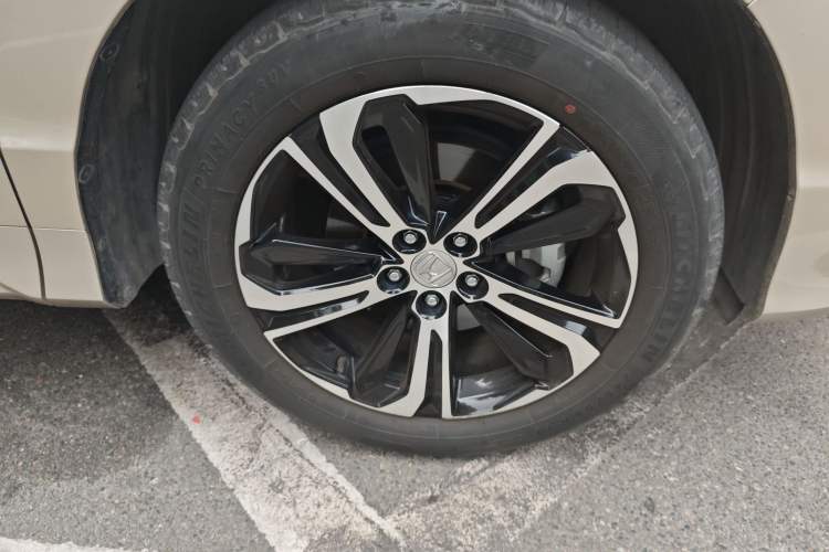 Used Honda UR-V 2017 370TURBO 2WD Prestige Edition China V Right Front Wheel Hub