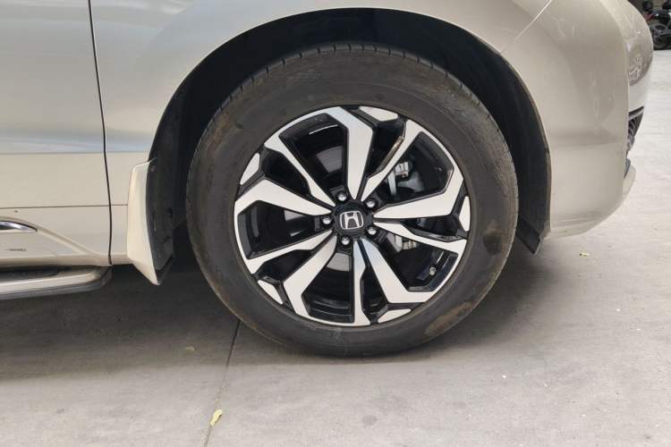Used Honda UR-V 2017 240TURBO Two-Wheel Drive Classic Edition China V Right Front Wheel Hub
