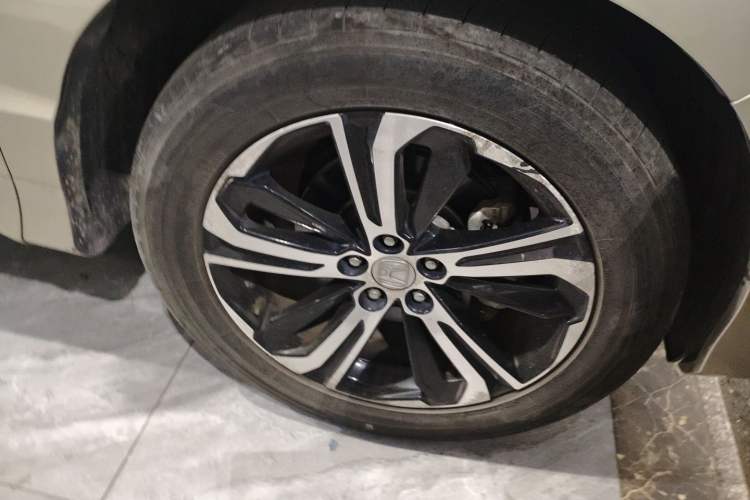 Used Honda UR-V 2017 370TURBO Four-Wheel Drive Prestige Edition China V Right Front Wheel Hub
