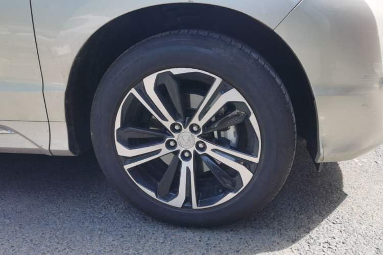 Used Honda UR-V 2017 370TURBO Four-Wheel Drive Prestige Edition China V Right Front Wheel Hub