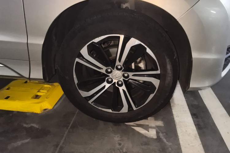 Used Honda UR-V 2017 370TURBO Four-Wheel Drive Prestige Edition China V Right Front Wheel Hub