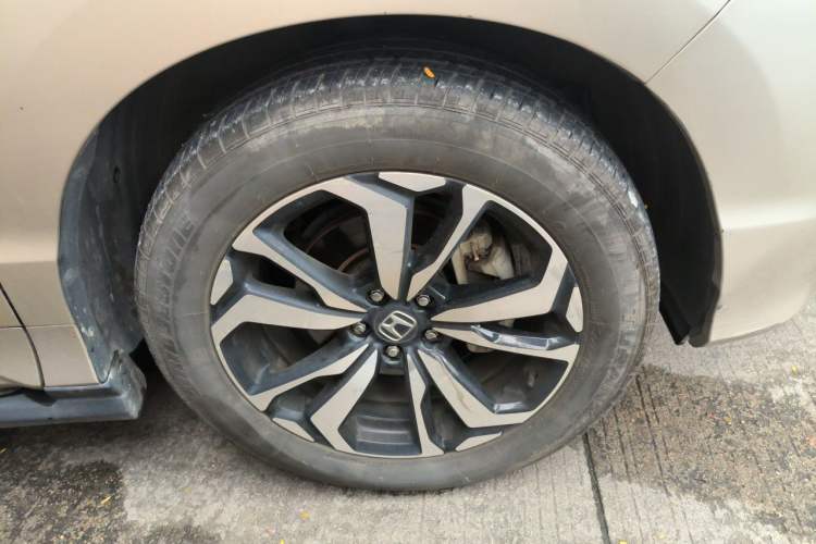 Used Honda UR-V 2017 240TURBO Two-Wheel Drive Classic Edition China V Right Front Wheel Hub