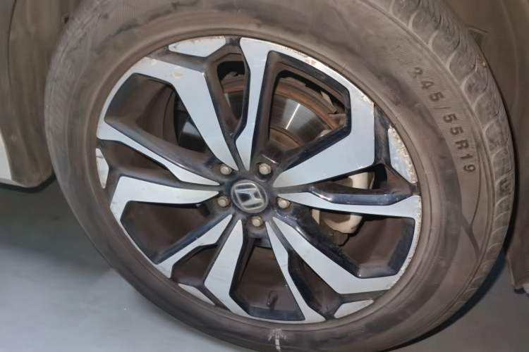 Used Honda UR-V 2017 240TURBO Two-Wheel Drive Luxury Edition China V Right Front Wheel Hub