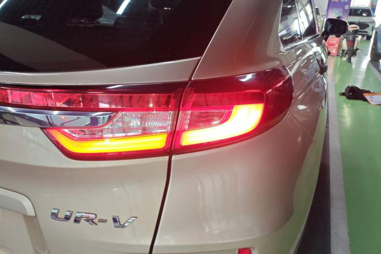Used Honda UR-V 2017 240TURBO Two-Wheel Drive Luxury Edition China VI Right Rear Taillight