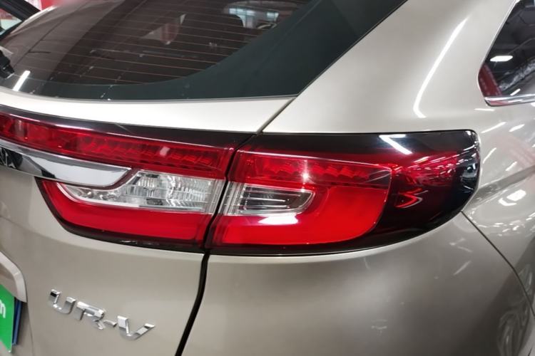 Used Honda UR-V 2017 370TURBO 2WD Prestige Edition China V Right Rear Taillight