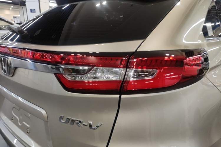 Used Honda UR-V 2017 370TURBO 2WD Prestige Edition China V Right Rear Taillight