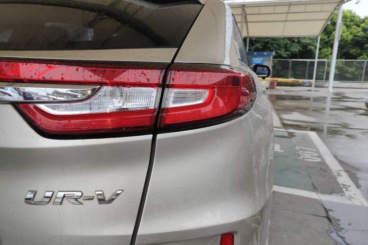 Used Honda UR-V 2017 370TURBO 2WD Prestige Edition China V Right Rear Taillight