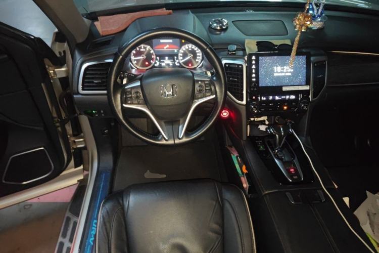 Used Honda UR-V 2017 240TURBO Two-Wheel Drive Luxury Edition China V Steering Wheel