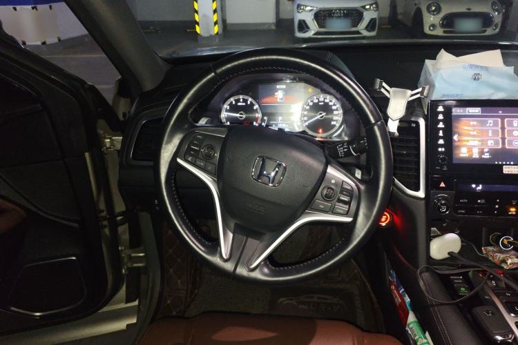 Used Honda UR-V 2017 370TURBO 2WD Prestige Edition China V Steering Wheel