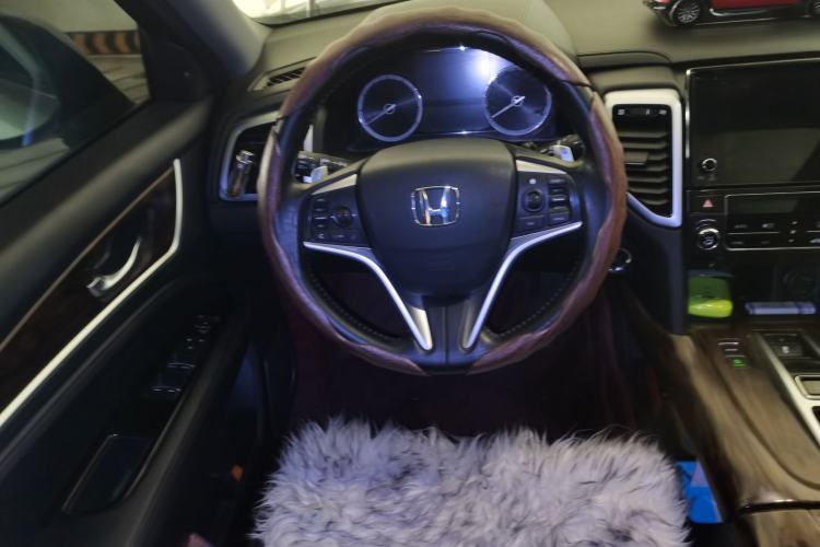 Used Honda UR-V 2017 370TURBO 2WD Prestige Edition China V Steering Wheel