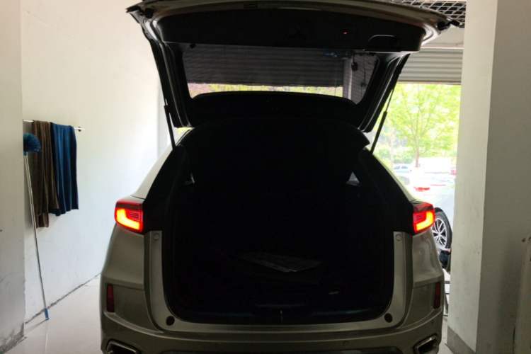 Used Honda UR-V 2017 370TURBO 2WD Prestige Edition China V Trunk