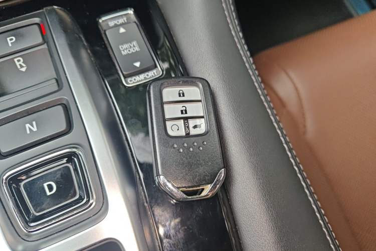 Used Honda UR-V 2017 370TURBO 2WD Prestige Edition China V Vehicle Key