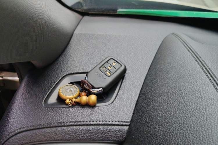 Used Honda UR-V 2017 370TURBO 2WD Prestige Edition China V Vehicle Key