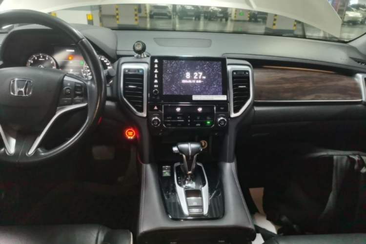 Used Honda UR-V 2017 240TURBO Two-Wheel Drive Luxury Edition China V Audio And AC Panel