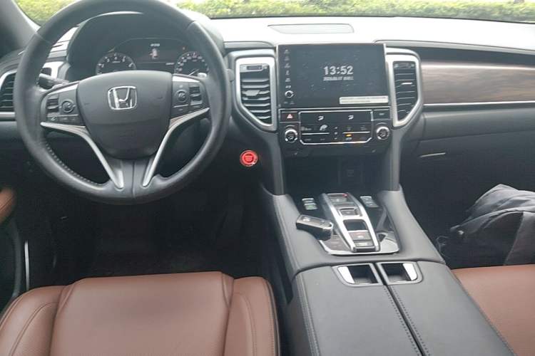 Used Honda UR-V 2017 370TURBO 2WD Prestige Edition China V Center Console