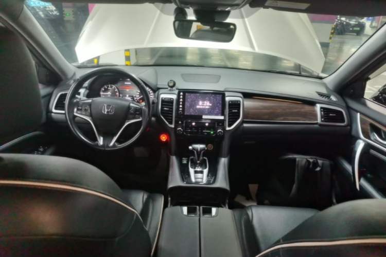 Used Honda UR-V 2017 240TURBO Two-Wheel Drive Luxury Edition China V Center Console