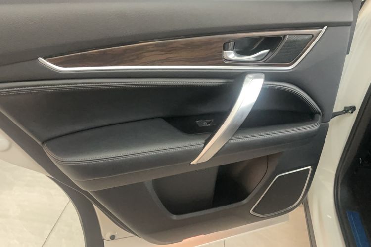 Used Honda UR-V 2017 240TURBO Two-Wheel Drive Luxury Edition China V Interior 4
