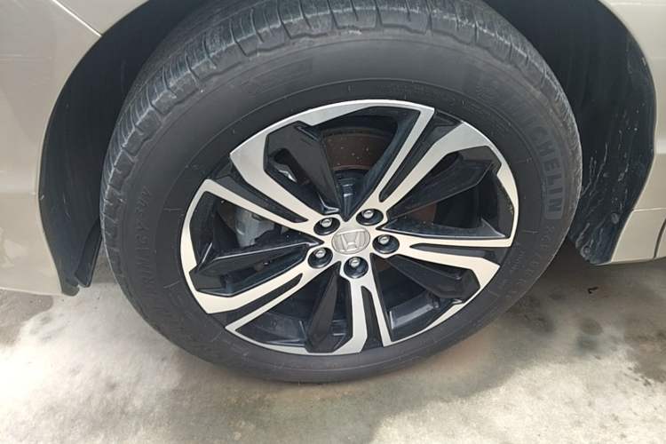 Used Honda UR-V 2017 370TURBO 2WD Prestige Edition China V Left Front Wheel Hub