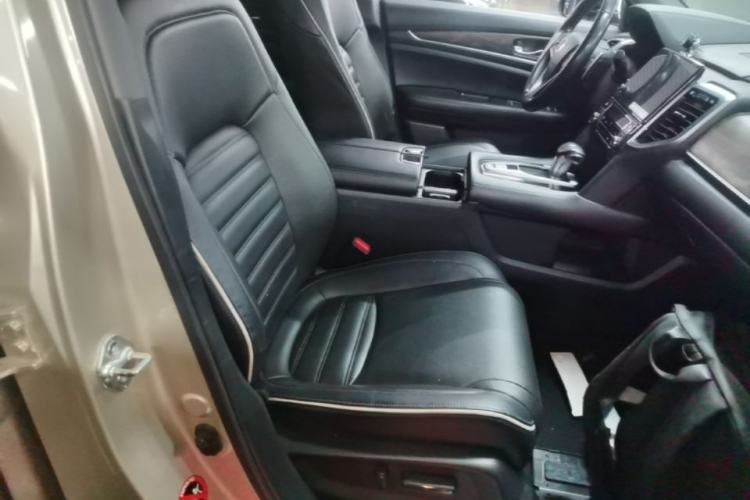 Used Honda UR-V 2017 240TURBO Two-Wheel Drive Luxury Edition China V Right Front Seat