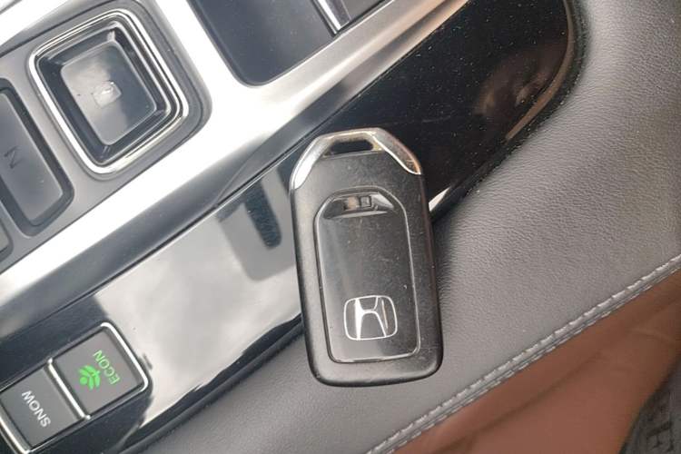 Used Honda UR-V 2017 370TURBO 2WD Prestige Edition China V Vehicle Key