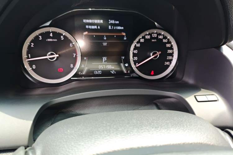 Used Honda UR-V 2017 240TURBO Two-Wheel Drive Classic Edition China V Odometer Close Up