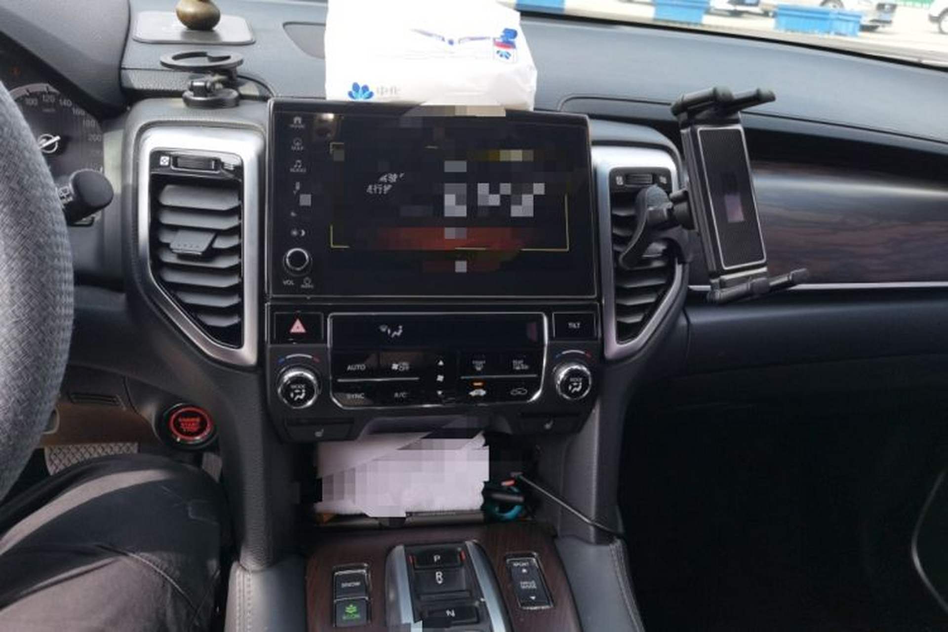 Used Honda UR-V 2017 370TURBO Four-Wheel Drive Prestige Edition China V Audio And AC Panel