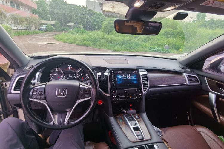 Used Honda UR-V 2017 370TURBO 2WD Prestige Edition China V Center Console