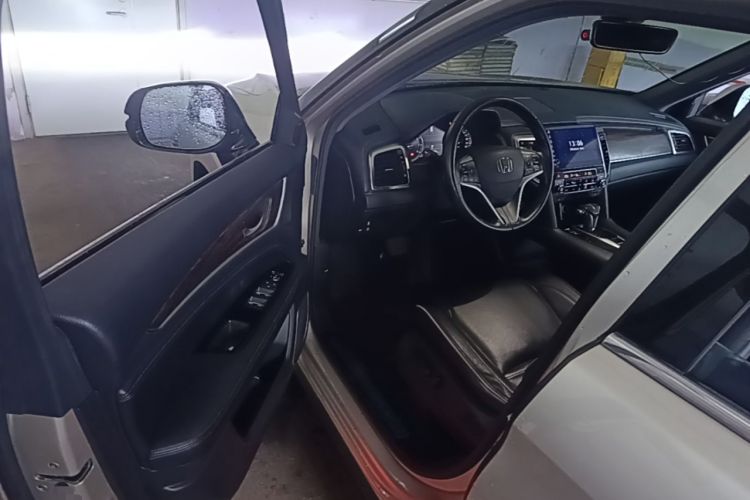 Used Honda UR-V 2017 240TURBO Two-Wheel Drive Luxury Edition China V Driver Seat