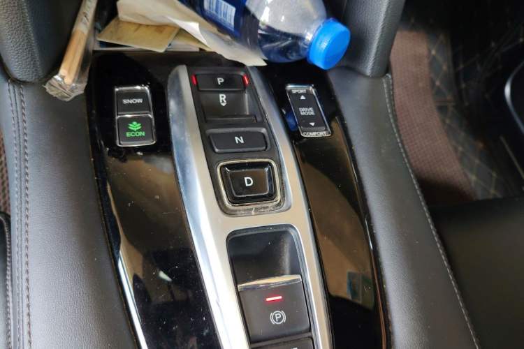 Used Honda UR-V 2017 370TURBO Four-Wheel Drive Prestige Edition China V Gear Lever
