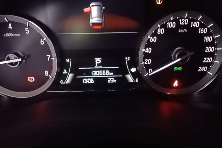 Used Honda UR-V 2017 240TURBO Two-Wheel Drive Luxury Edition China V Odometer Close Up