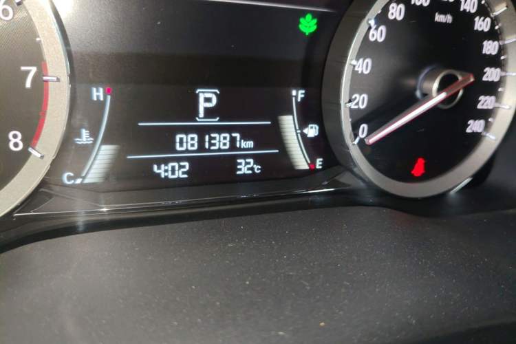 Used Honda UR-V 2017 370TURBO Four-Wheel Drive Prestige Edition China V Odometer Close Up