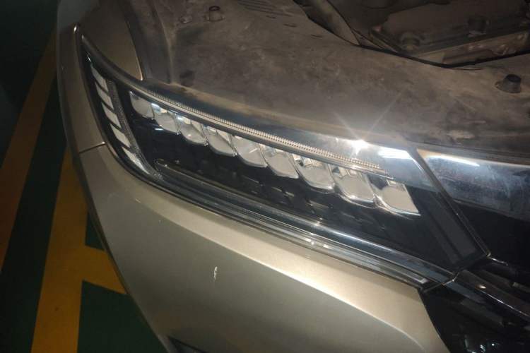 Used Honda UR-V 2017 370TURBO 2WD Prestige Edition China V Right Front Headlight