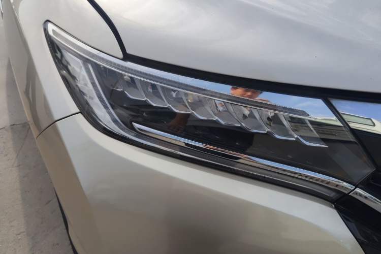Used Honda UR-V 2017 370TURBO Four-Wheel Drive Prestige Edition China V Right Front Headlight
