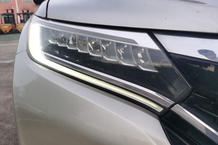 Used Honda UR-V 2017 370TURBO 2WD Prestige Edition China V Right Front Headlight