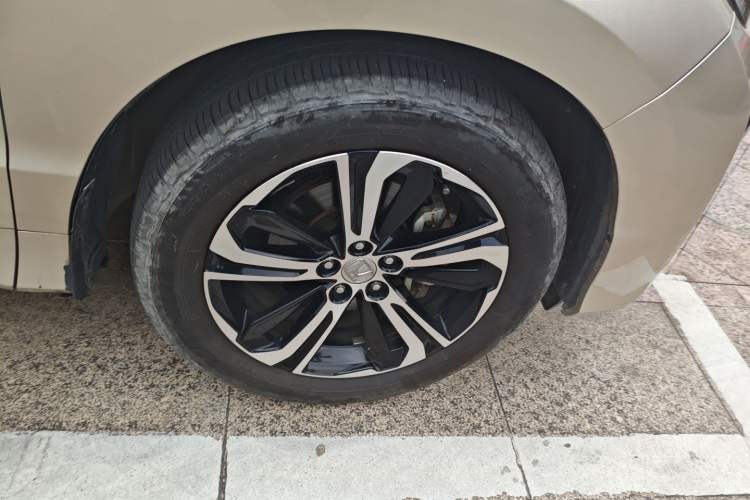 Used Honda UR-V 2017 370TURBO Four-Wheel Drive Prestige Edition China V Right Front Wheel Hub