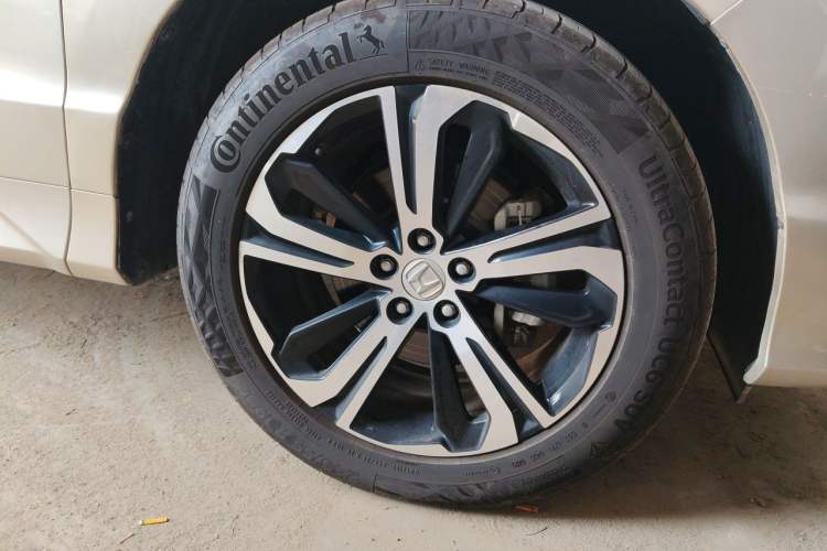 Used Honda UR-V 2017 370TURBO Four-Wheel Drive Prestige Edition China V Right Front Wheel Hub