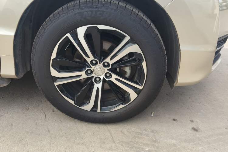 Used Honda UR-V 2017 370TURBO Four-Wheel Drive Prestige Edition China V Right Front Wheel Hub