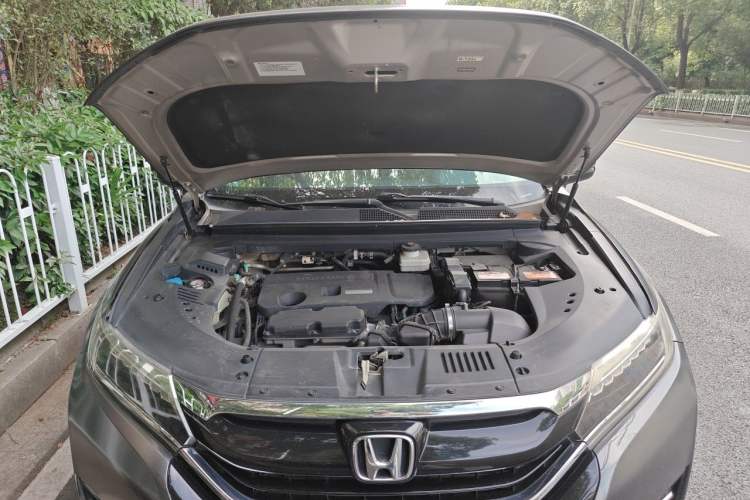 Used Honda UR-V 2017 370TURBO Four-Wheel Drive Prestige Edition China V Engine Bay