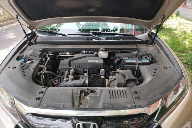Used Honda UR-V 2017 240TURBO Two-Wheel Drive Classic Edition China VI Engine Bay