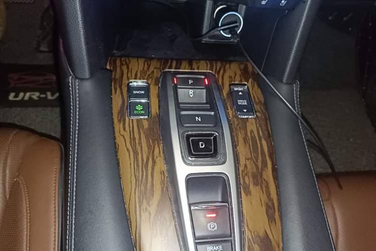 Used Honda UR-V 2017 370TURBO Four-Wheel Drive Prestige Edition China V Gear Lever