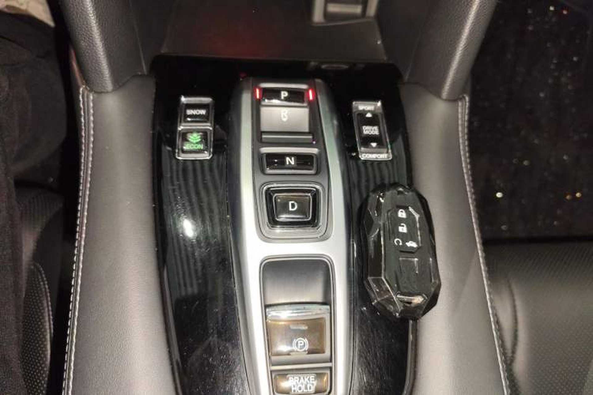 Used Honda UR-V 2017 370TURBO Four-Wheel Drive Prestige Edition China V Gear Lever